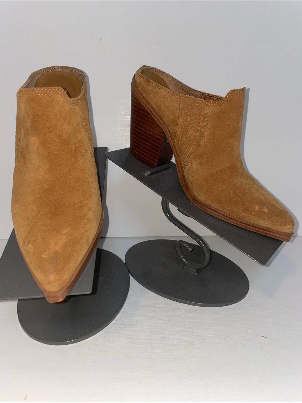 EUC Marc Fisher Suede Tan Block Heel Mules - Sz 7